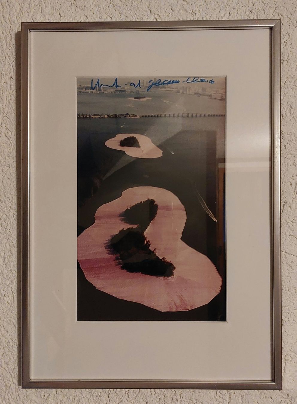 Foto & Immagini: Christo and Jeanne-Claude Surrounded Islands, 1983 signed – Usato da Fürigen venduto da pil_5dm8