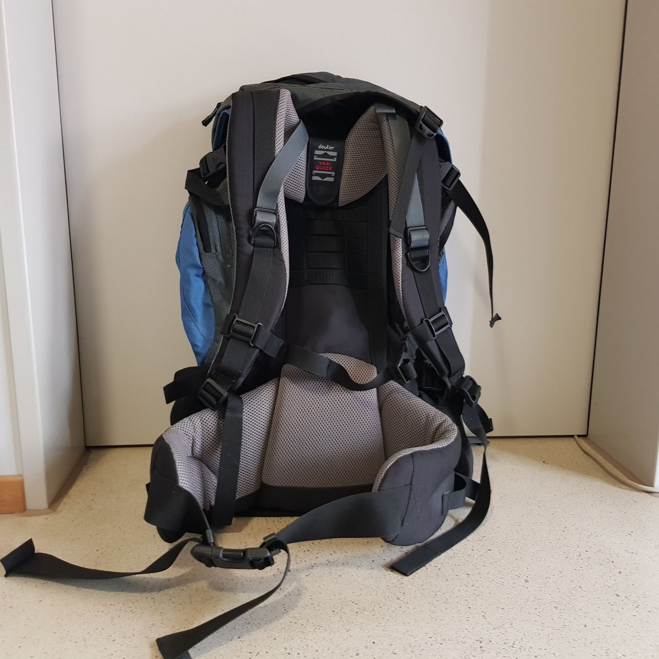 Deuter Zaini: Deuter Nepal 60+10 L Wanderrucksack – Usato da Basel venduto da fafa68 4
