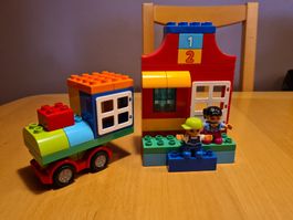 Lot LEGO DUPLO maison et véhicule