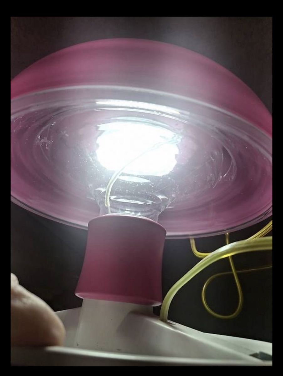 Lampade: Lampe de table Joyo rose avec prises USB intégré – Usato da St-Cergue venduto da ste_bjn2 1