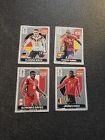 Lamine Yamal, Wirtz, Davies, Doku, Extrasticker Silber