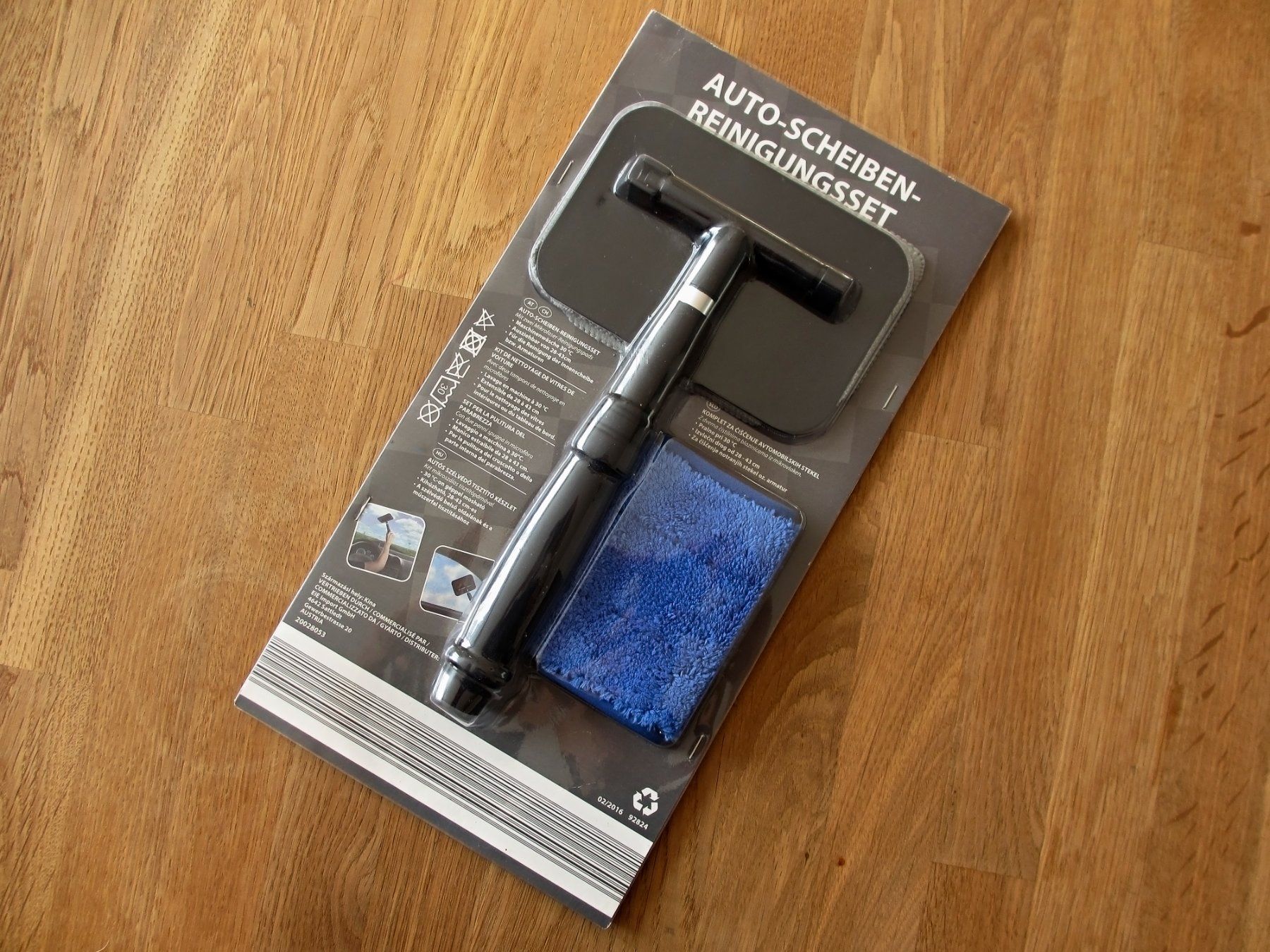Sonstiges für Haushalt & Wohnen: Autoscheiben-Reinigungsset NEU Autozubehör – Neu und originalverpackt aus Winterthur von Nooitgedagt