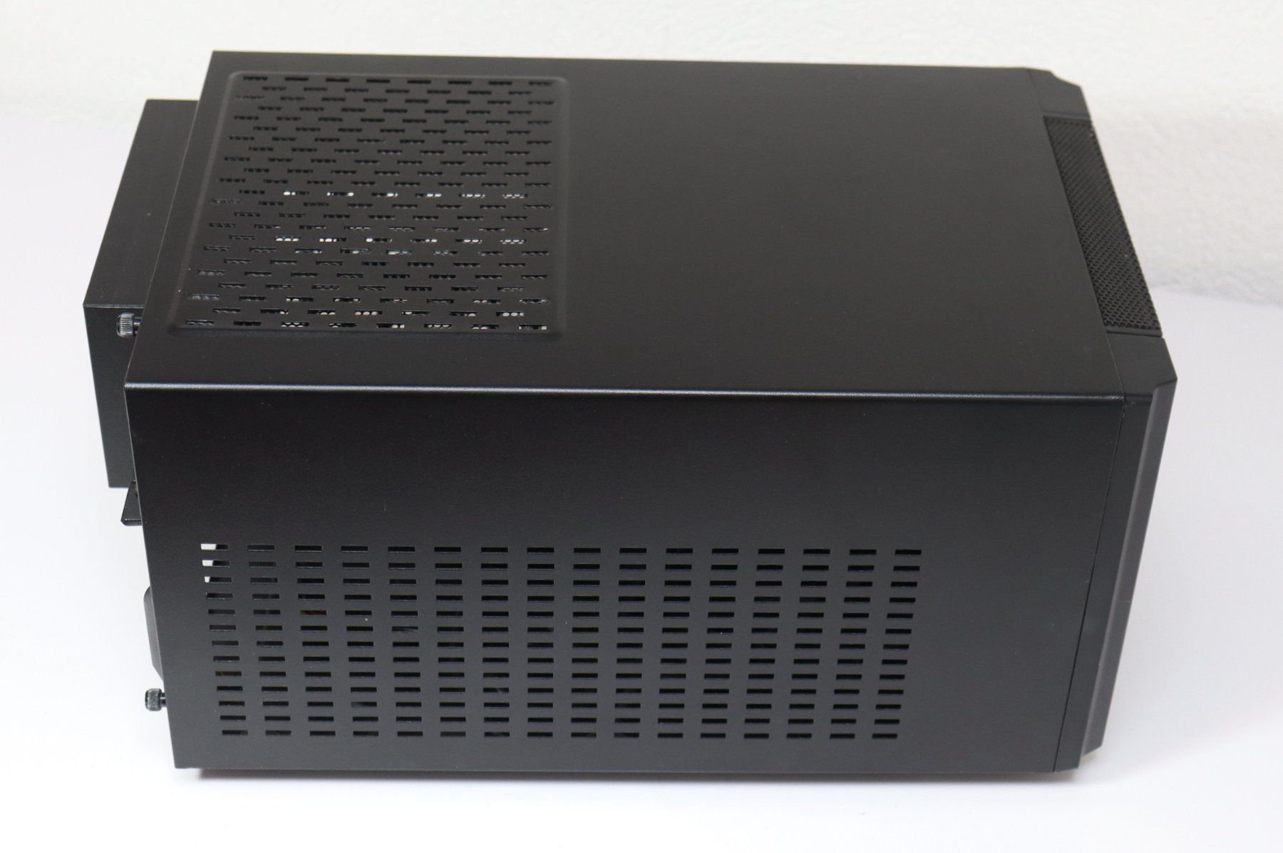 Custodie: Cooler Master Elite 130 mini ITX Gehäuse – Usato da Frick venduto da volvo850driver 6