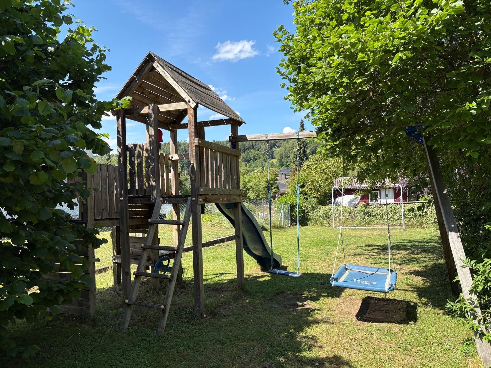 Casette per bambini: Spielturm mit Rutsche & Schaukel – Usato da Glattfelden venduto da Thisu18 3