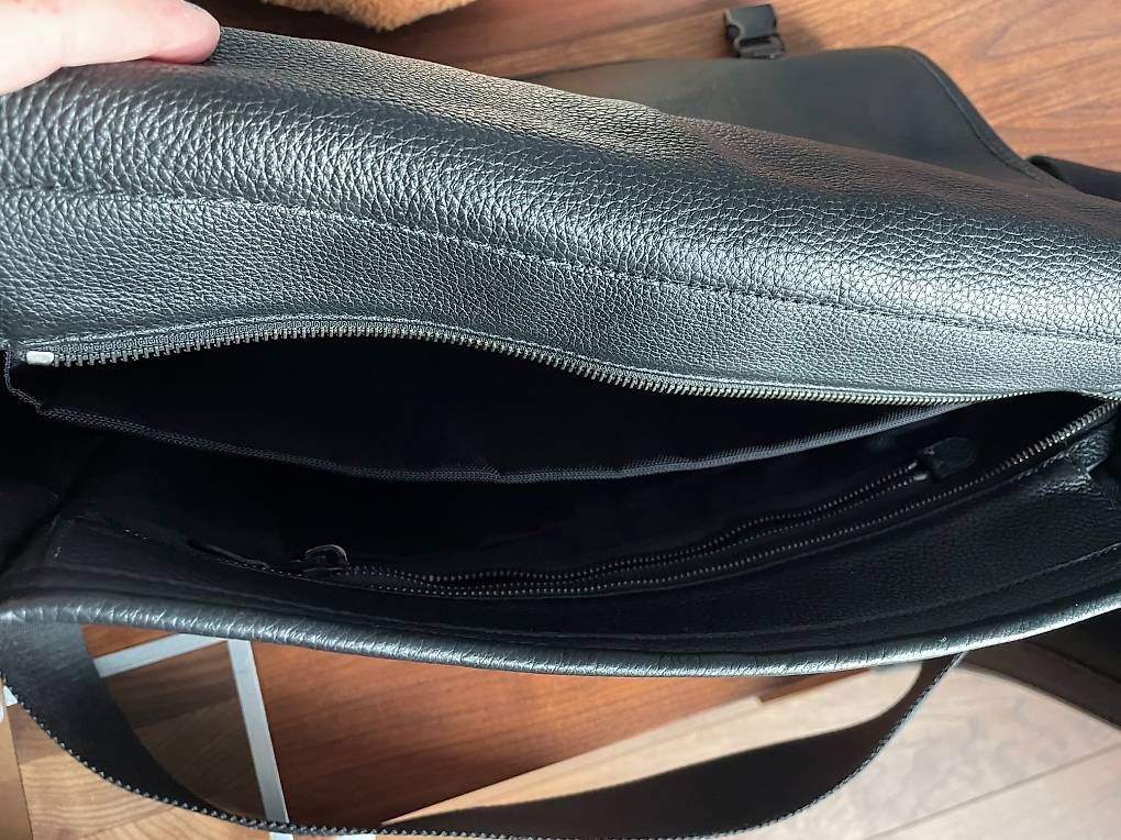 Taschen: Original Bally Crossbody / Laptop Bag – Gebraucht aus Witterswil von ArtizanAudio 1