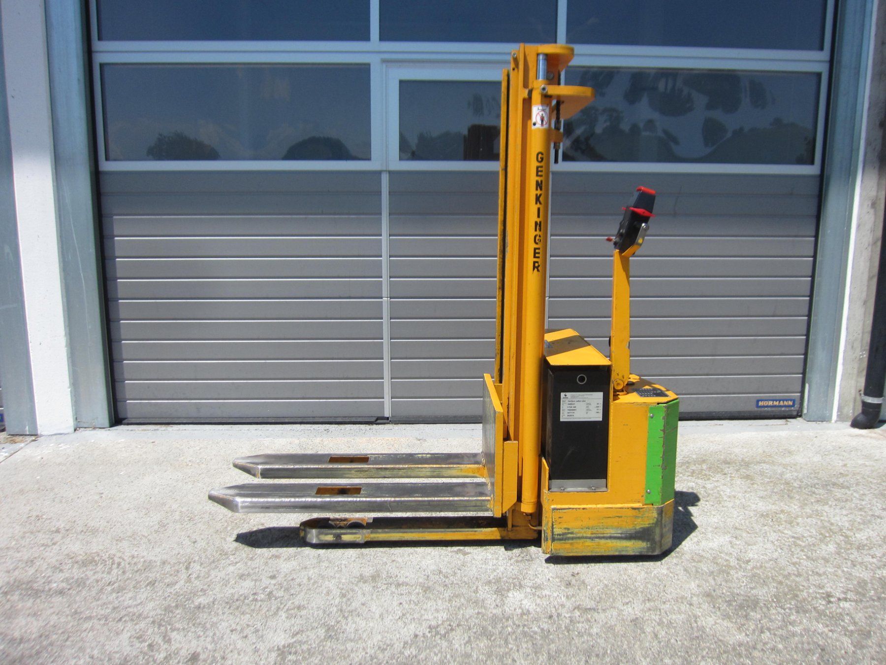 Ameise Carrelli elevatori e a forche: Ameise, Stapler, Deichselstapler, max. 1250kg, max. 3.00m – Usato da Hämikon venduto da Hochstapler99 4