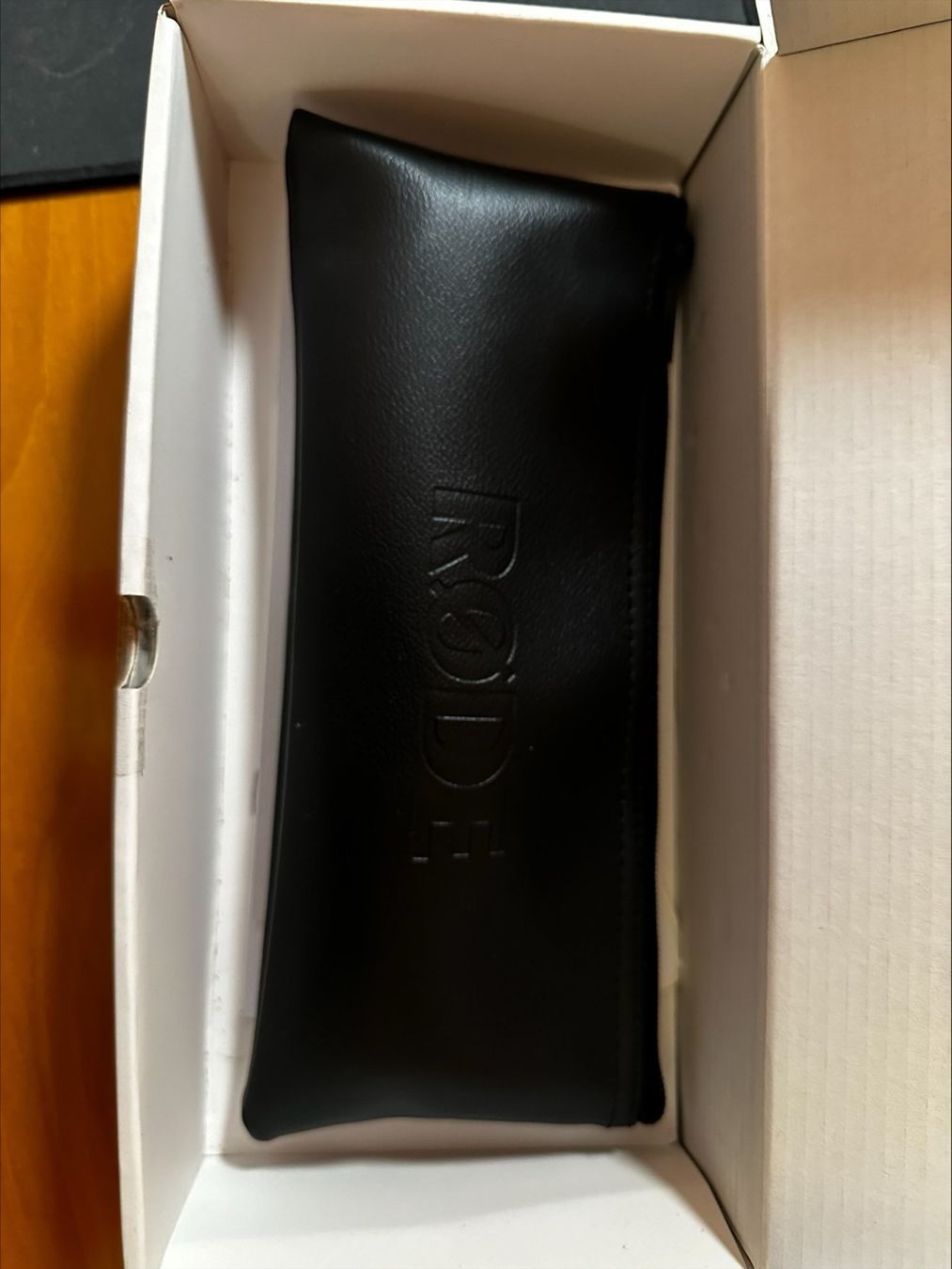 Røde Mikrofone: Rode Procaster set mit Shock Mount & Studio arm – Neu (gemäss Beschreibung) aus Unterkulm von  4
