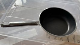 Petite poêle Röslö, idéale pour la saison! Très bon état