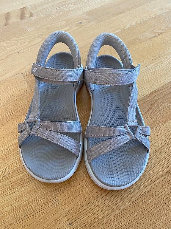 Scarpe da donna: Sandalen Scetchers  – Usato da Zürich venduto da dor_7mgr 1