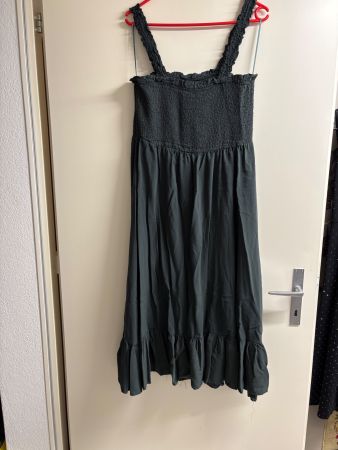 Kleid Chicoree dunkelgrün Grösse XL gerüschtes Oberteil
