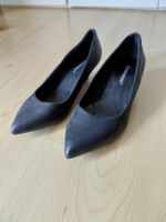 Schwarze Pumps Gr. 38 mit kleinem Absatz