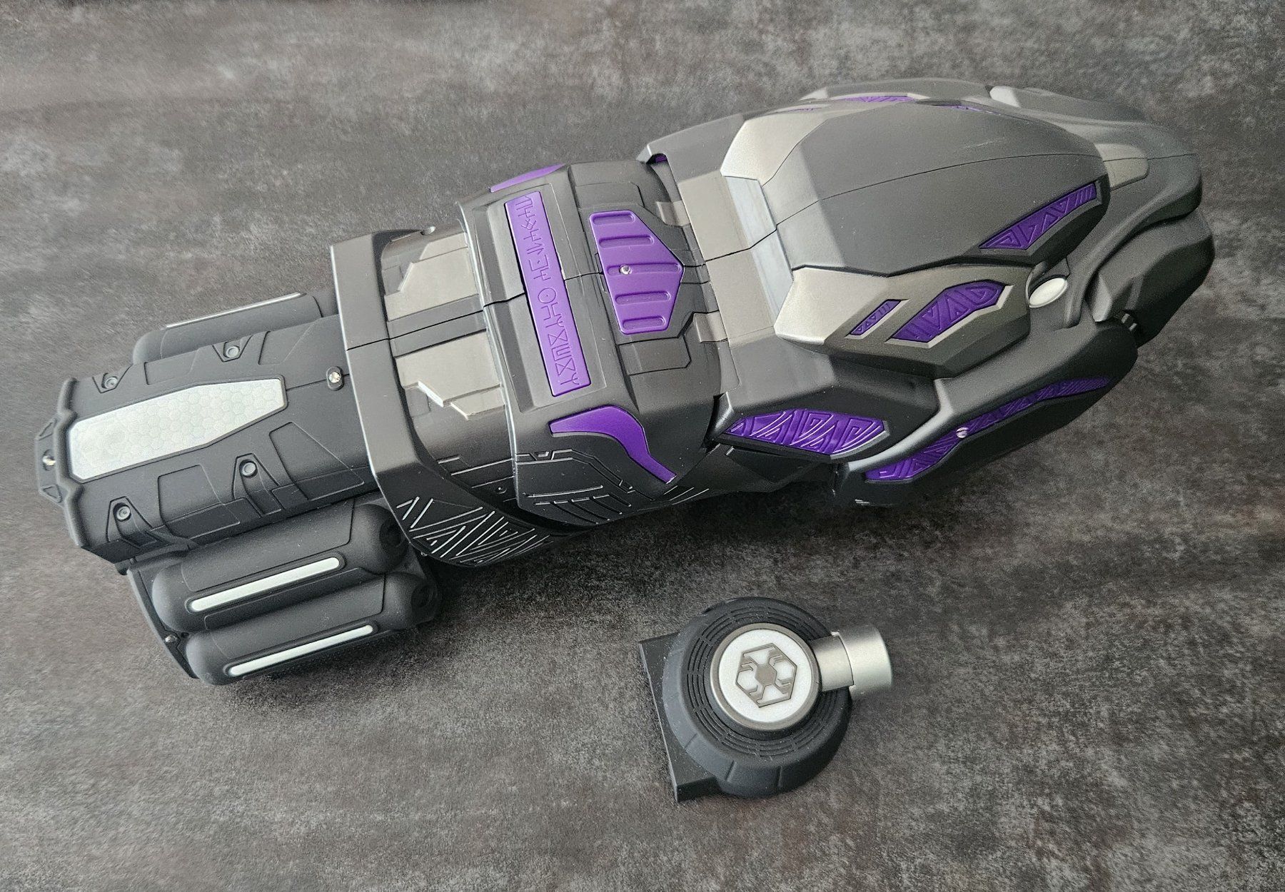 Disney Giocattoli: Bras motorisé Black Panther – Usato da Brügg BE venduto da greyscale24 1
