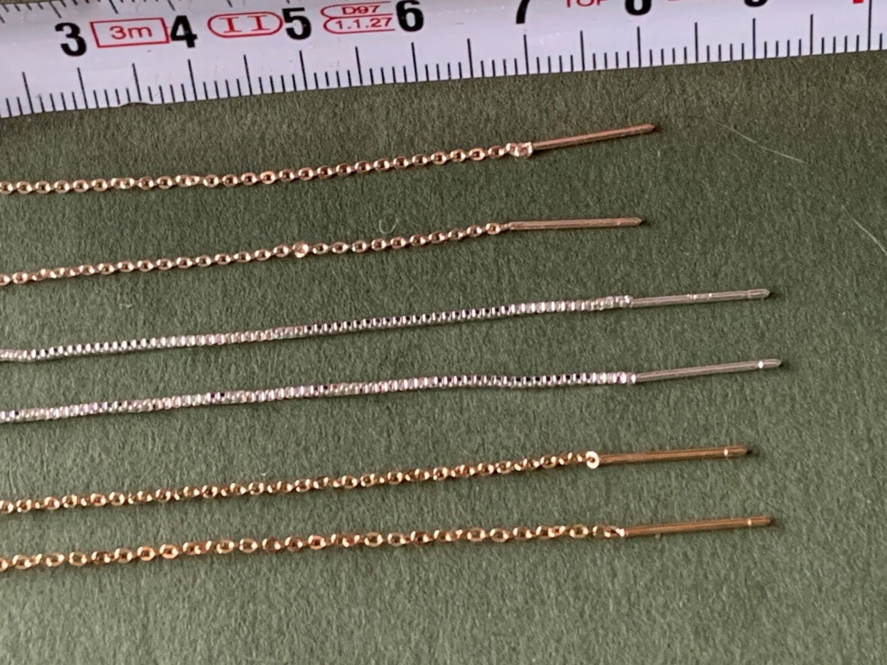 Orecchini pendenti & Orecchini a lobo: Faden-Ohrenringe pro Stk (8-9cm lang) – Usato da Laufen venduto da Bellebellezza
