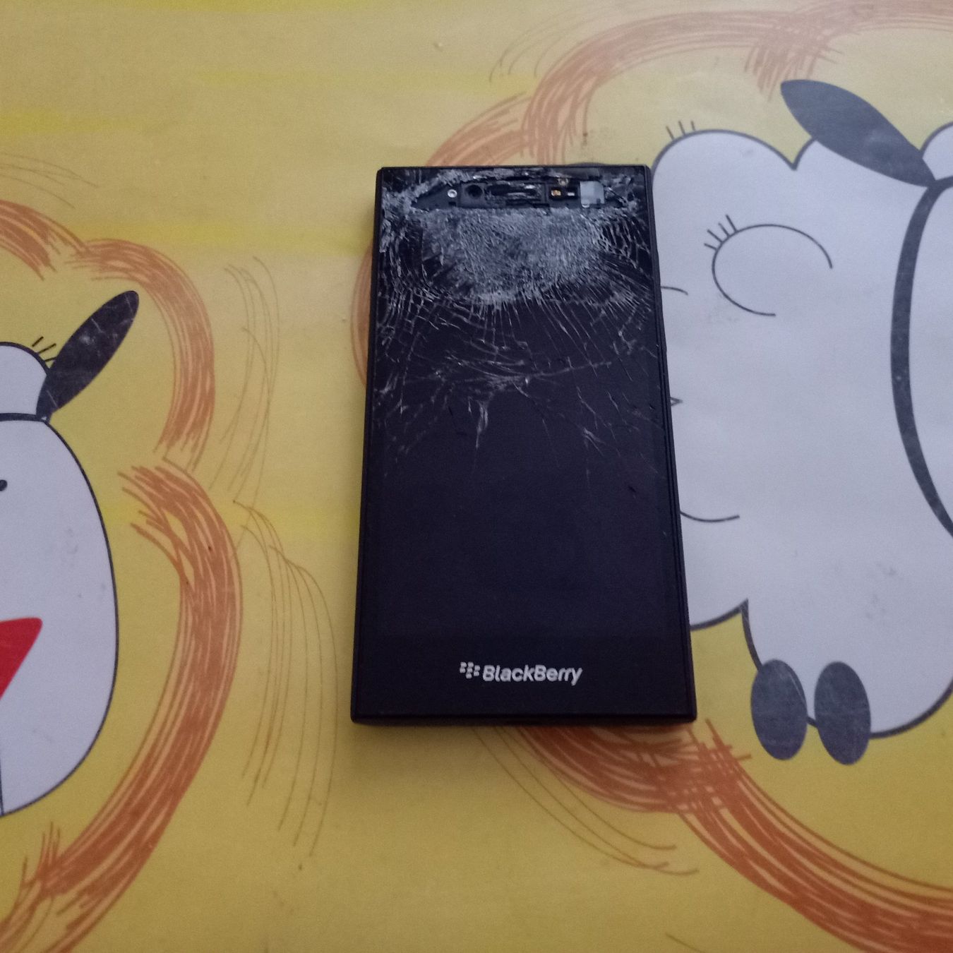 Blackberry Handys / Smartphones: Smartphone Blackberry Leap: Display und Digitizer Defekt – Defekt aus Winterthur von Opusco