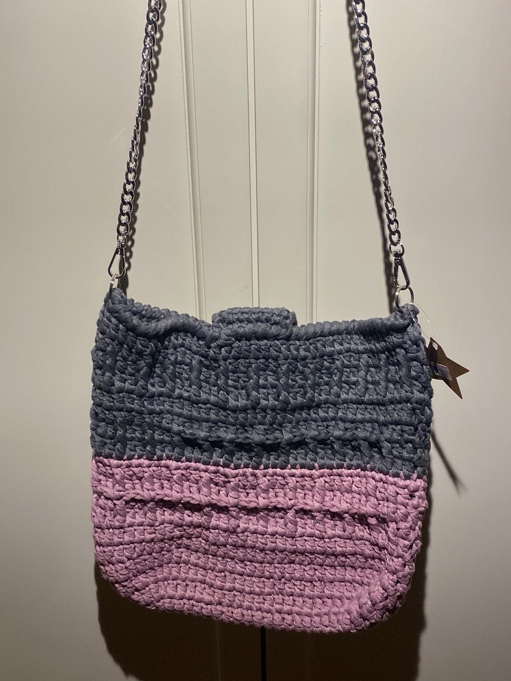 Taschen für Damen: HANDTASCHE MIT SILBERKETTE,HANDGESTRICKT – Neu und originalverpackt aus Meienried von ManuelaBoutique 3