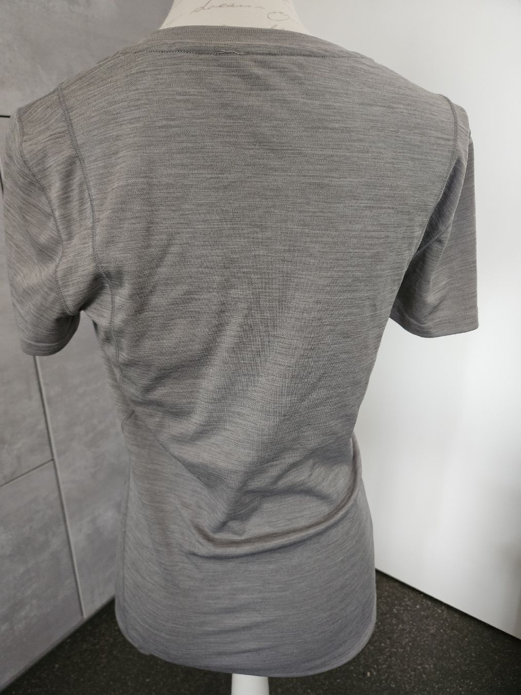 T-Shirts: Damen Funktionsshirt grau Grösse M 100% Polyester – Neu (gemäss Beschreibung) aus Anwil von tamoos 2