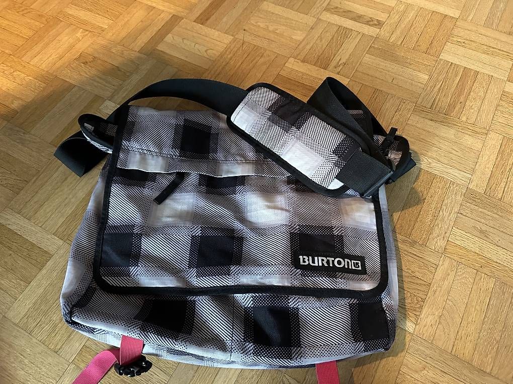 Sacs femmes: Tasche – D'occasion à Frauenfeld par Irene.Schuppli 3