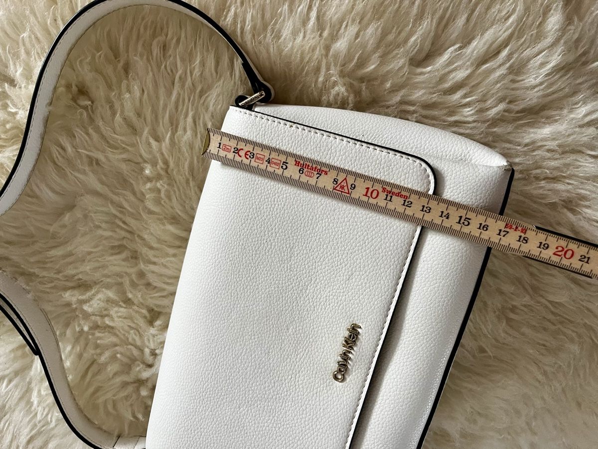 Calvin Klein Sacs femmes: Calvin Klein Tasche weiss – D'occasion à Zürich par Saratue 5