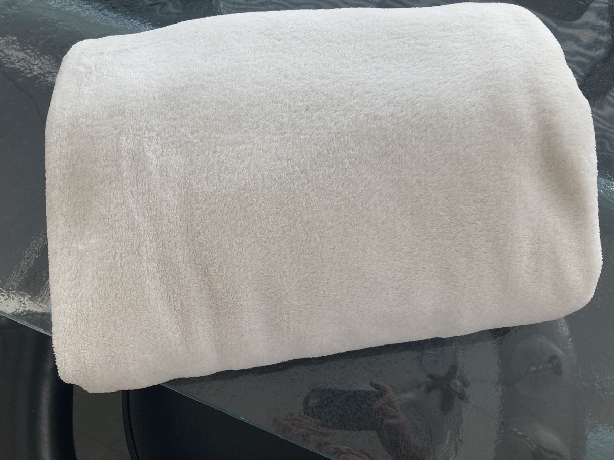 Coperte: Super weiche Kuscheldecke 200 x 140 cm, Ivory – Usato da Zürich venduto da dolcicaramelle2