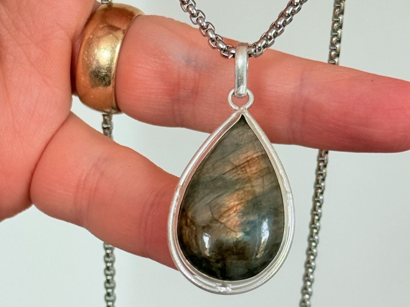 Colliers: Collier avec Labradorite – Neuf avec emballage d'origine à Genève par AWWA
