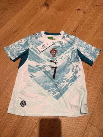 Fussballtrikot Portugal Ronaldo Grösse 140 neu mit Etikett