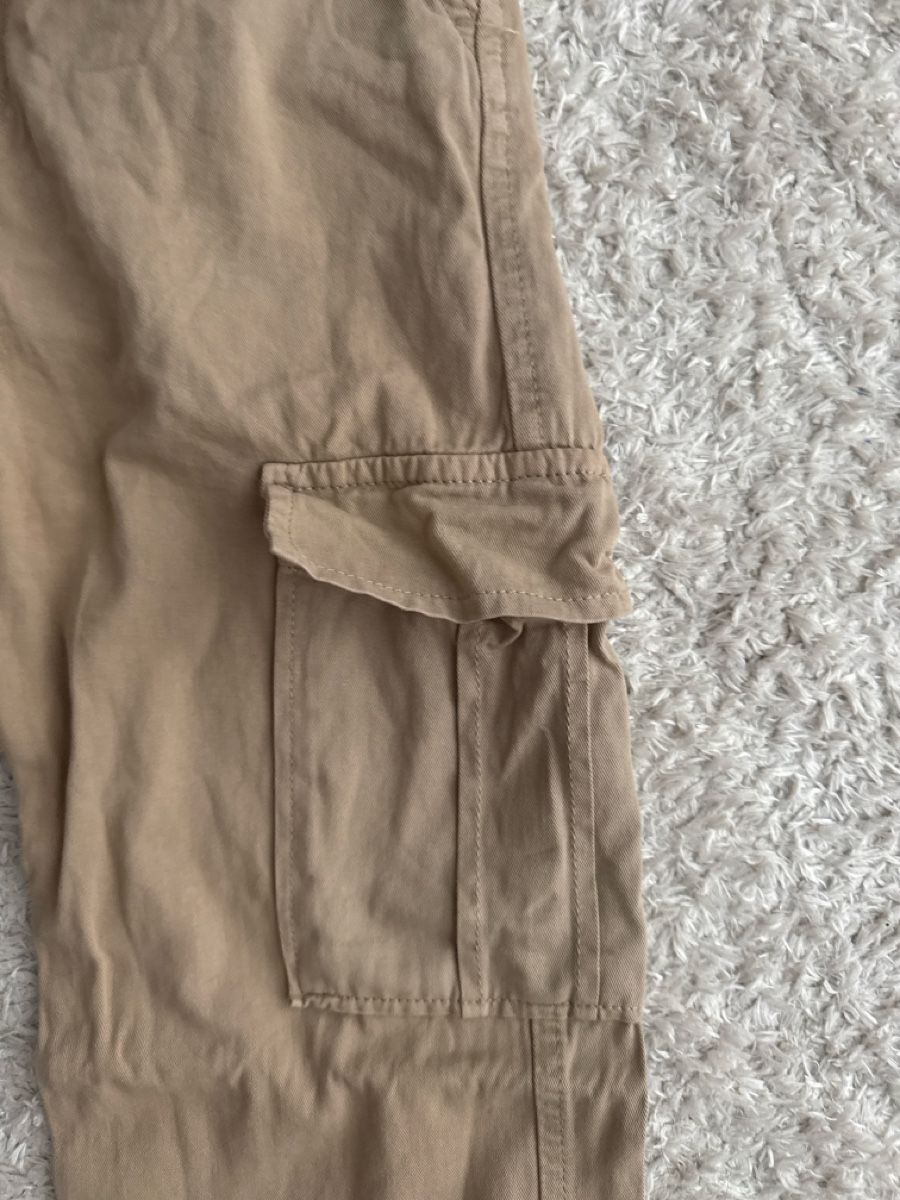Stradivarius Pantaloni: Cargohose von Stradivarius, Gr. 36, beige – Nuovo (secondo la descrizione) da Gächlingen venduto da anjuli_123 1