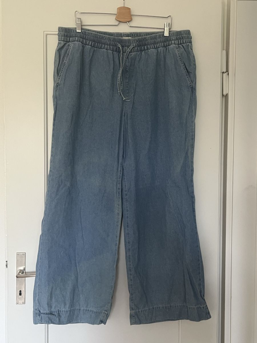 Jeans: Neue Hose aus dünnem Jeansstoff von Bonprix Gr. 48 – Neuf (Voir description) à Basel par tiadolma