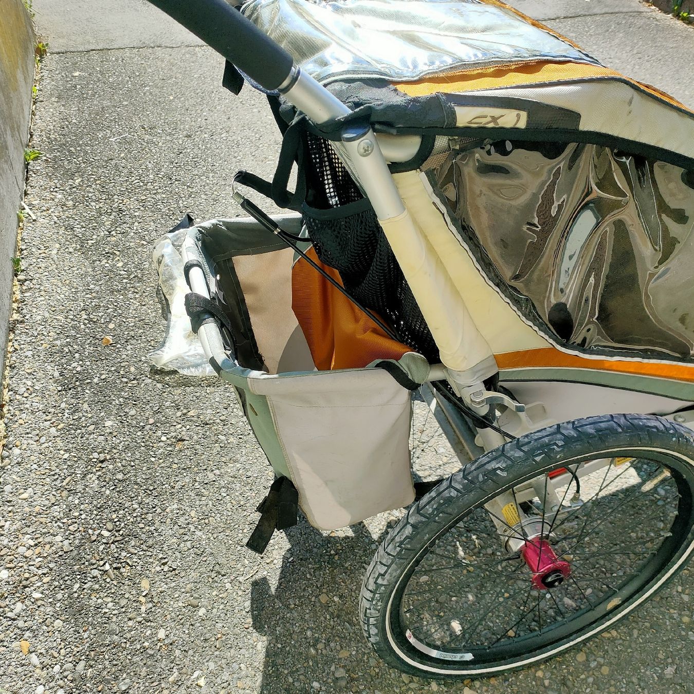 Thule Rimorchi: Chario CX1 mit Zubehör – Difettoso da Ennetaach venduto da Sigrist 3