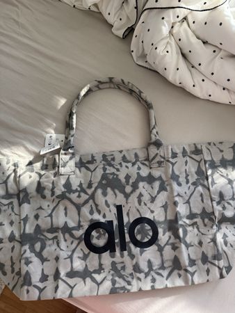 Alo Yoga Tragetasche Grey Tiedye neu mit Etikett