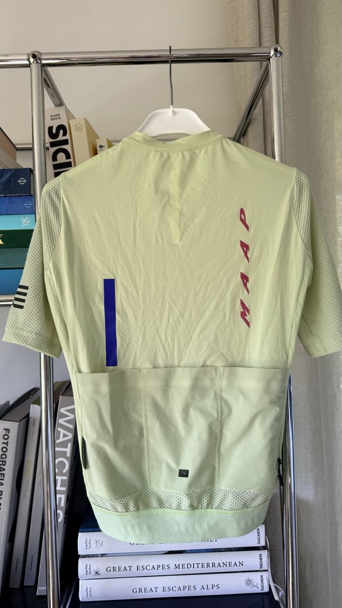 Maillots de corps & Pantalons: MAAP Damen-Radtrikot – D'occasion à Küsnacht par cri_ngg5 2