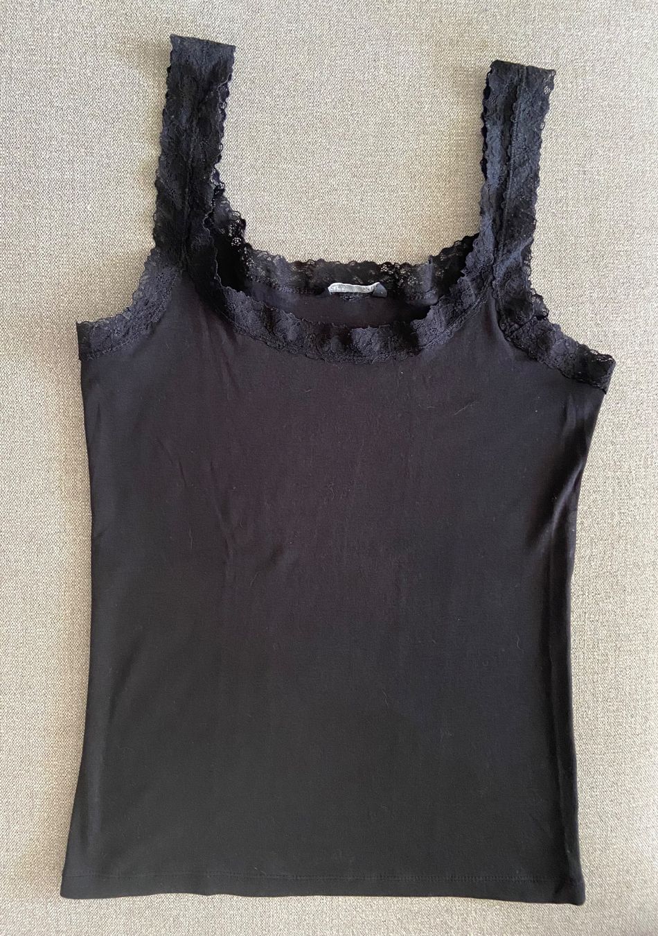 H&M Tops: Top noir bretelles dentelle H&M BASIC 100% coton t.L – Neu (gemäss Beschreibung) aus Genève von kik_8jd6