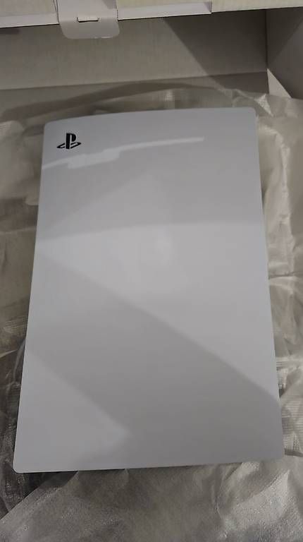 Consoles: PS5 + controller + giochi  – D'occasion à Bellinzona par dar_fyq9 2