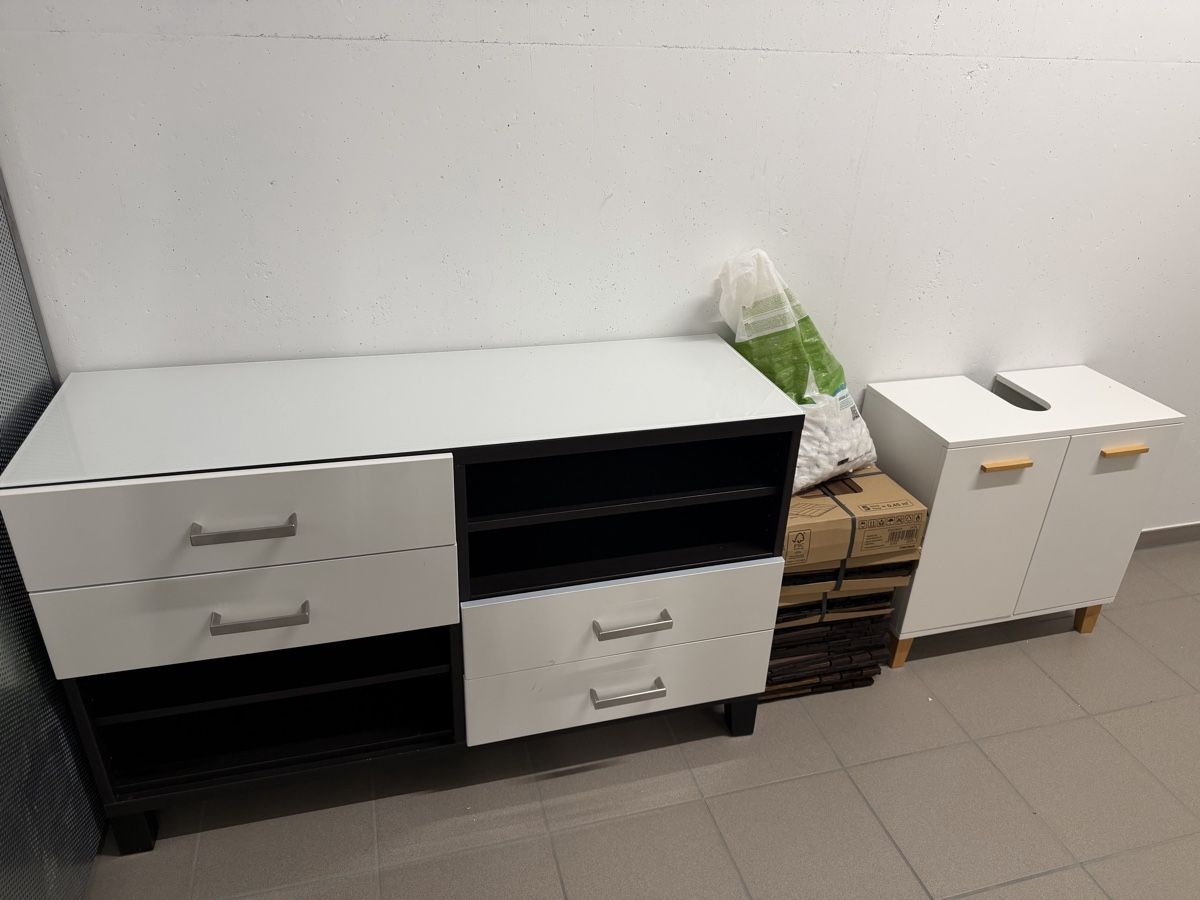 Ikea Coiffeuses: URGENT (pick up) - Beautiful commode – D'occasion à Zürich par Jnelis