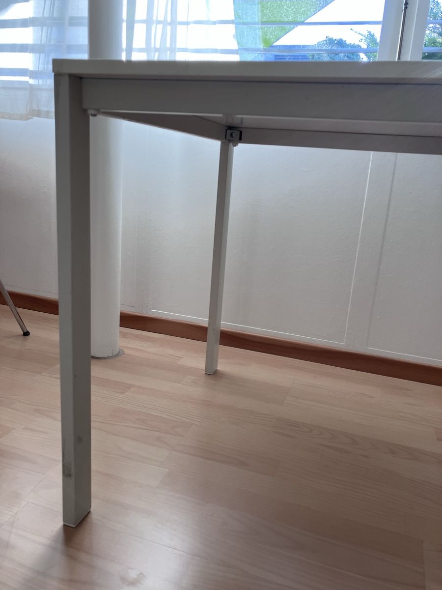 Tables: Esstisch Klein IKEA Melltorp Weiss – D'occasion à Dättwil AG par Datura 2