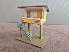 hübsches Blockstellen-Stellwerk in H0