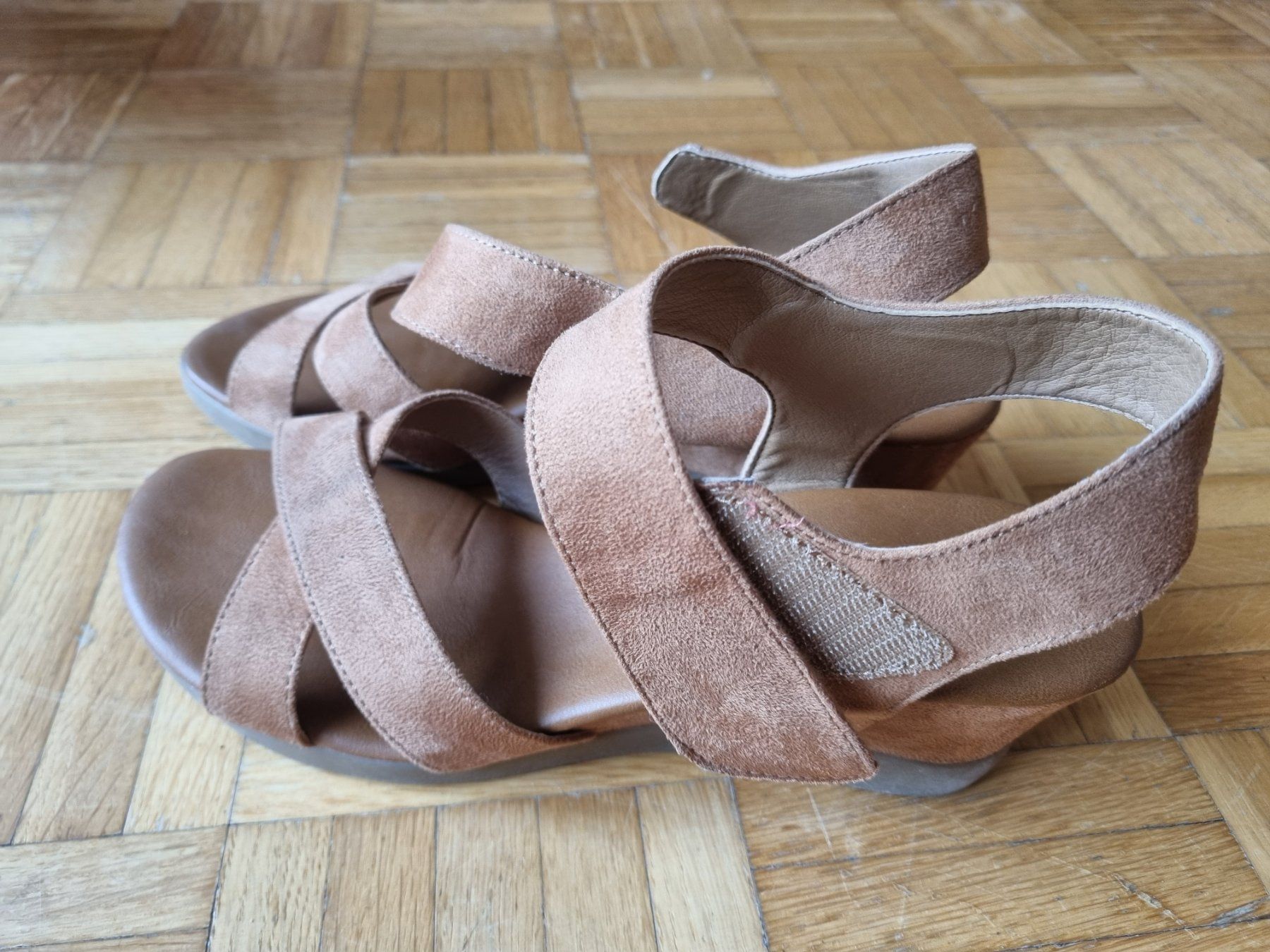 Graceland Chaussures femmes: Sandales compensées – D'occasion à Onex par oph_hnr9 1