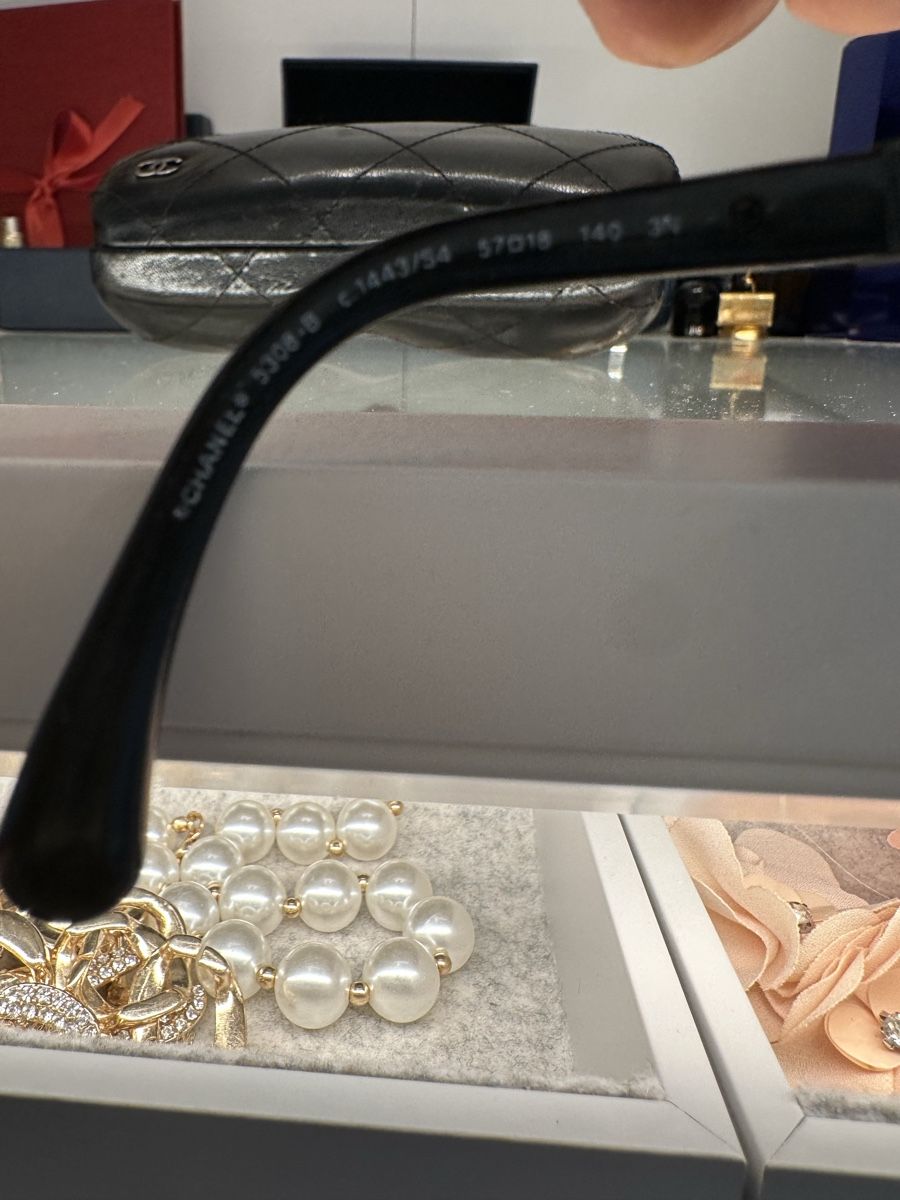 Brillen & Gläser: Chanel Sonnenbrille – Gebraucht aus Rudolfstetten von Laramalna 2