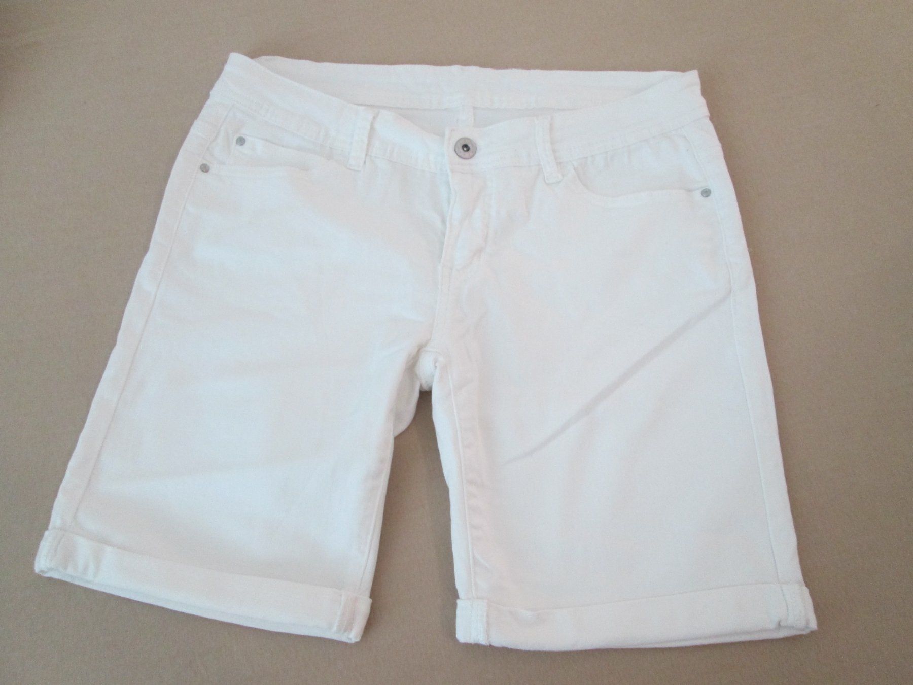 Hosen: Weisse Shorts – Gebraucht aus Neuchâtel von Dualseele