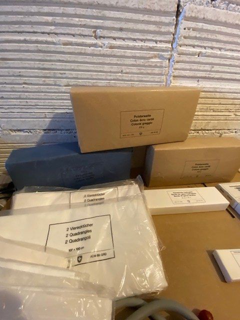 Kit di pronto soccorso: LOT VERBANDSMATERIAL  CH ARMEE – Usato da Chur venduto da silbermon 4