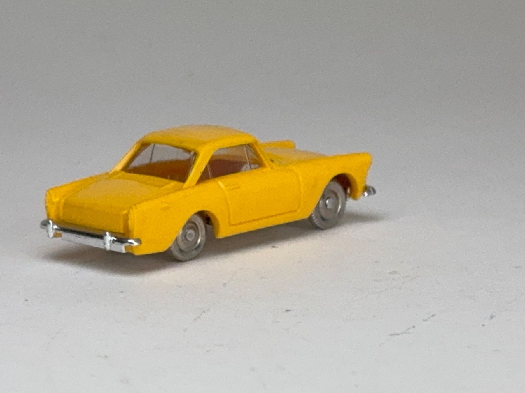 Modellini d'auto: Minix Sunbeam Alpine Coupe gelb – Usato da Elm venduto da Wikmtz 1