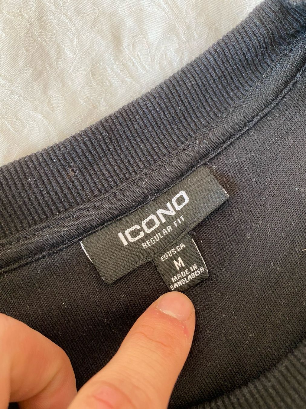 Maglioni & Felpe: crewneck noir broderie rouge – Usato da St-Blaise venduto da Windy2 1