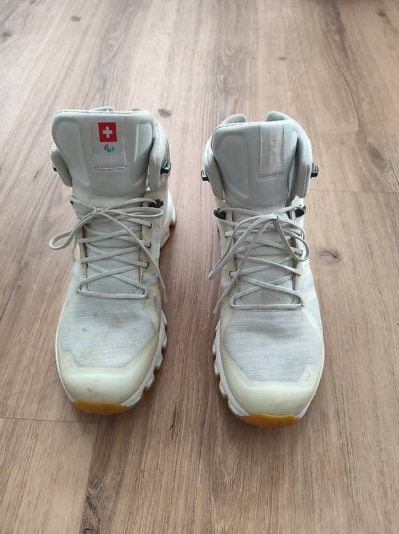 Scarpe da uomo: On Wanderschuhe Olympic Edition 2022 – Usato da Sachseln venduto da jas_ch