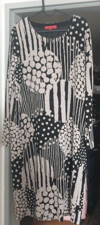 VETONO schönes Kleid Gr. III
