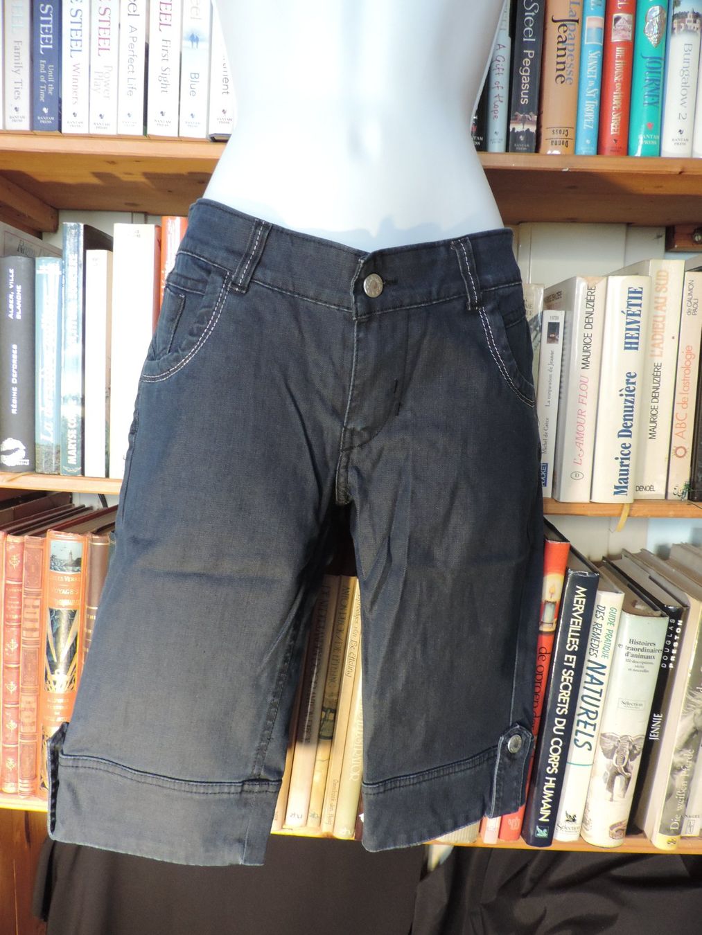 Pantaloni: corsaire jeans bleu – Usato da Genève venduto da Axelle333 6