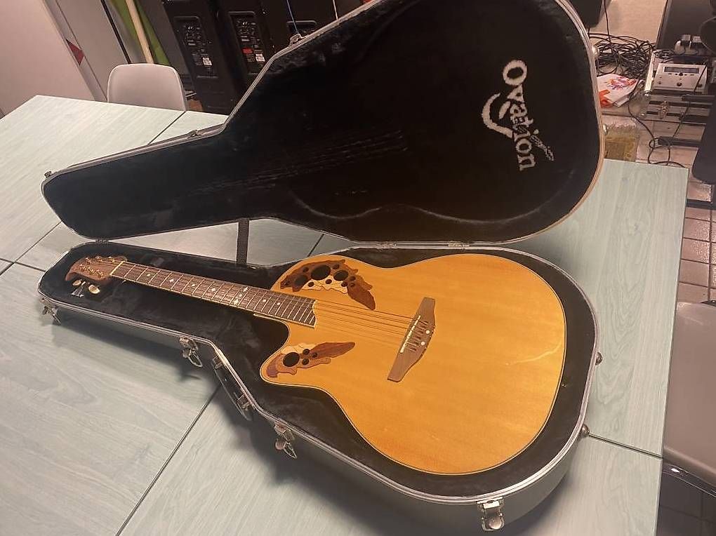 Strumenti musicali: Ovation Celebrity LCS 247 Links händer Left Hand – Usato da Carouge GE venduto da Domblo