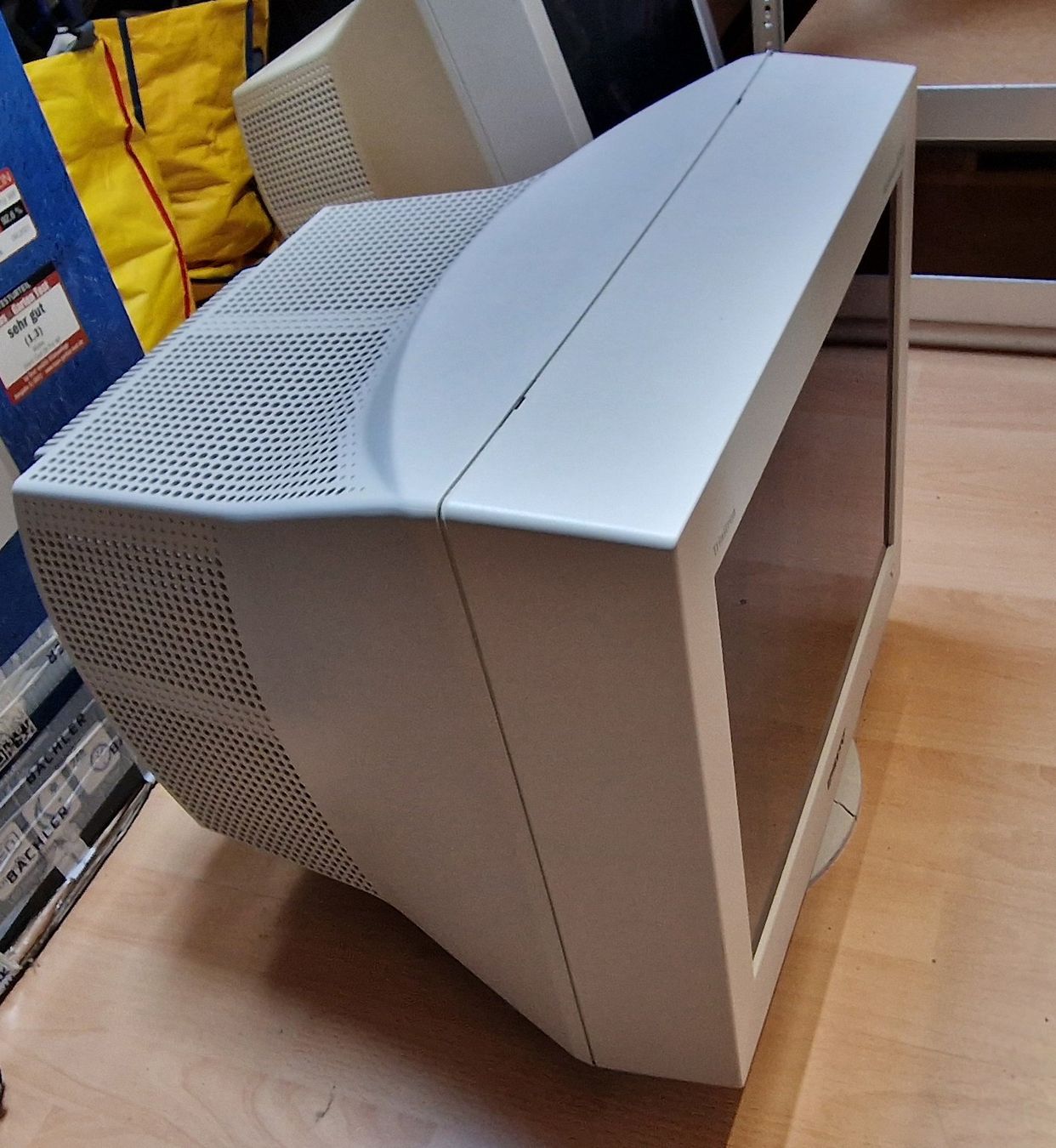Sony Monitor: CRT Sony Trinitron Multiscan E500, Modell CPD-E500E – Usato da Frauenfeld venduto da Martinsan 3