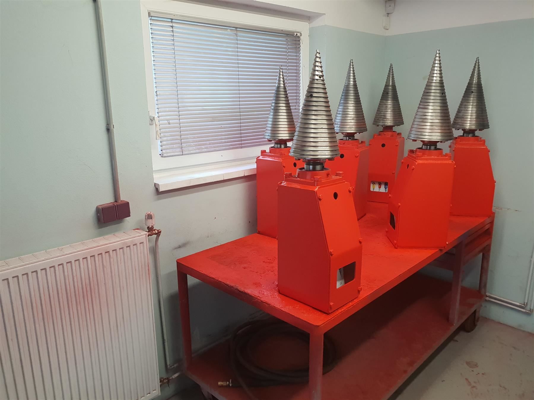 Spaccatrici & Accessori: Kegelspalter Holzspalter Bagger 800 ccm – Nuovo e nell'imballaggio originale da Les Ponts-de-Martel venduto da SpalterRobert 4