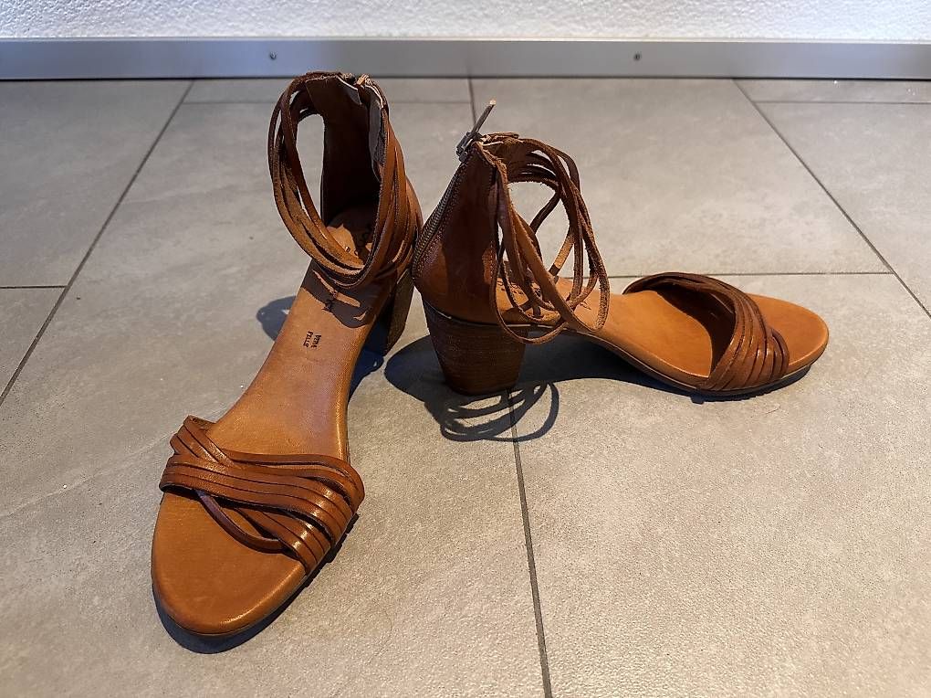 Damenschuhe: Sandalen – Gebraucht aus wallisellen von dem_7cyz 1