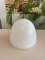 Deckenleuchte aus milchigem Glas ! Vintage !
