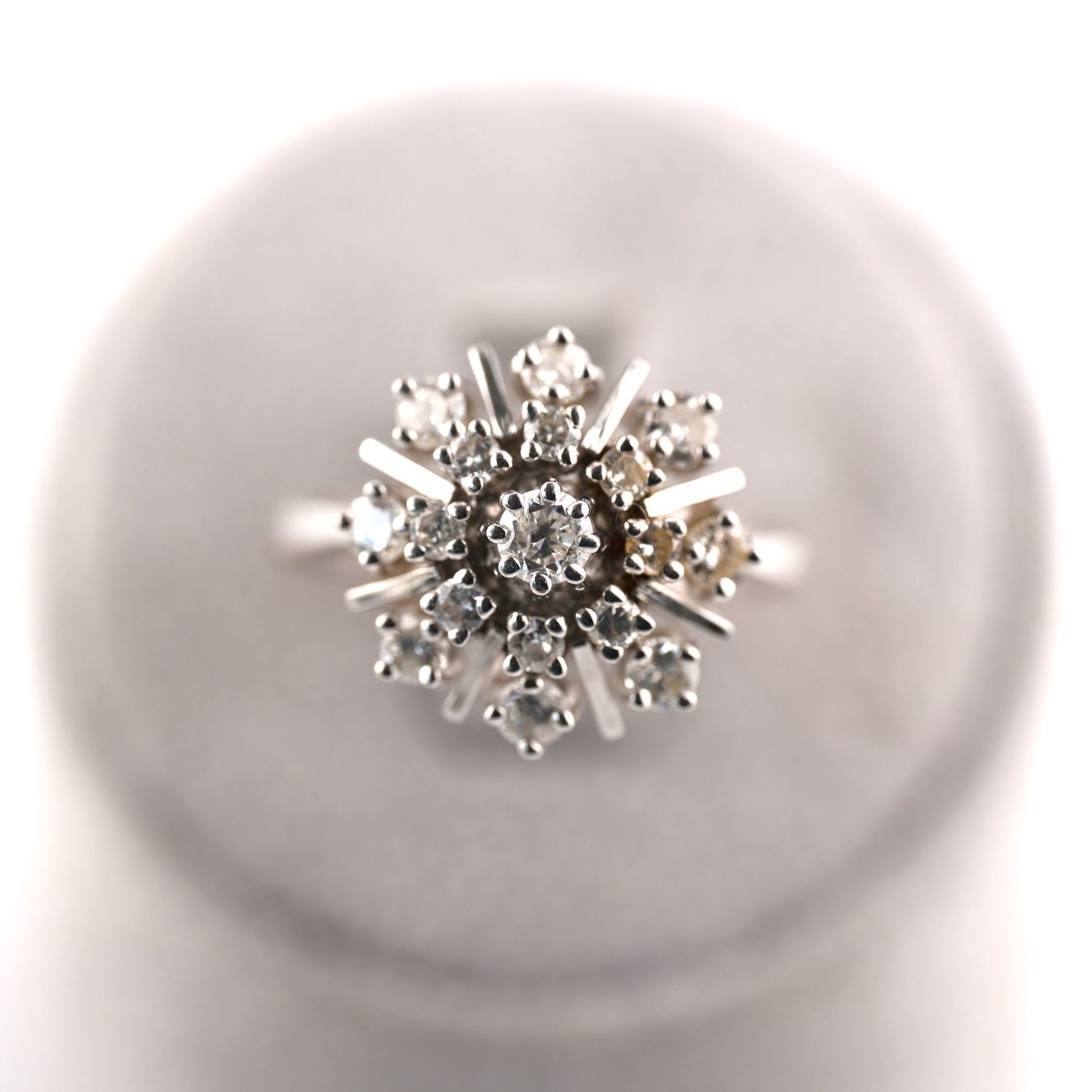 Bagues: Weissgoldring mit Diamanten – D'occasion à Basel par Vip24
